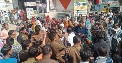 Uproar After Woman’s Death Post-Delivery Family Blocks Road Alleging Medical Negligence