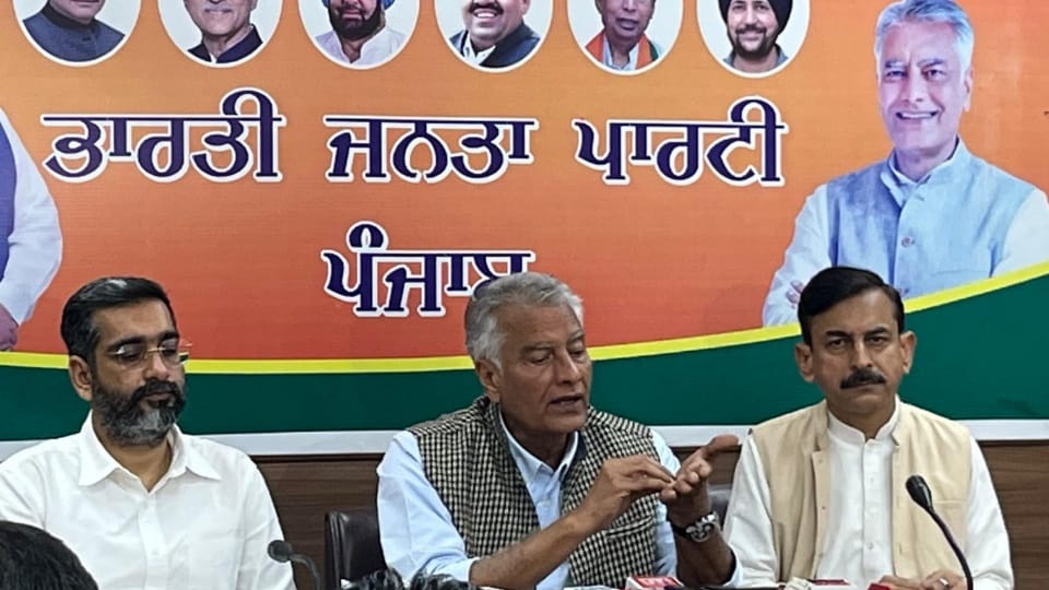 Sunil Jakhar lashed out at AAP government Punjab facing dangers of AK-47 hand grenades