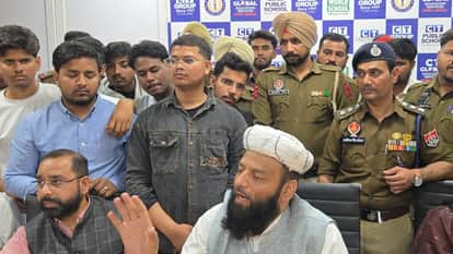 protest by Kashmiri students at CT University in Jagraon on sehri iftari food