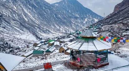 सिक्किम में बर्फबारी