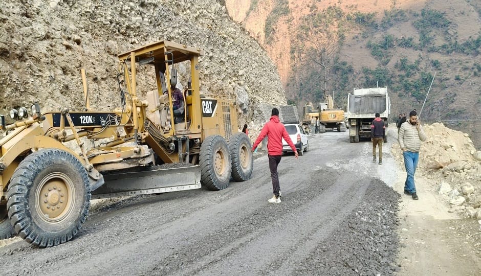 Major relief on Adi Kailash Yatra route, Baluwakot-Tawaghat road widening work to be completed by June
