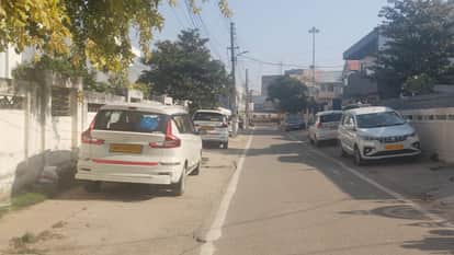 Income Tax Department survey going on in Hisar for 30 hours, and team took Dr. Umesh Kalra to the hospital