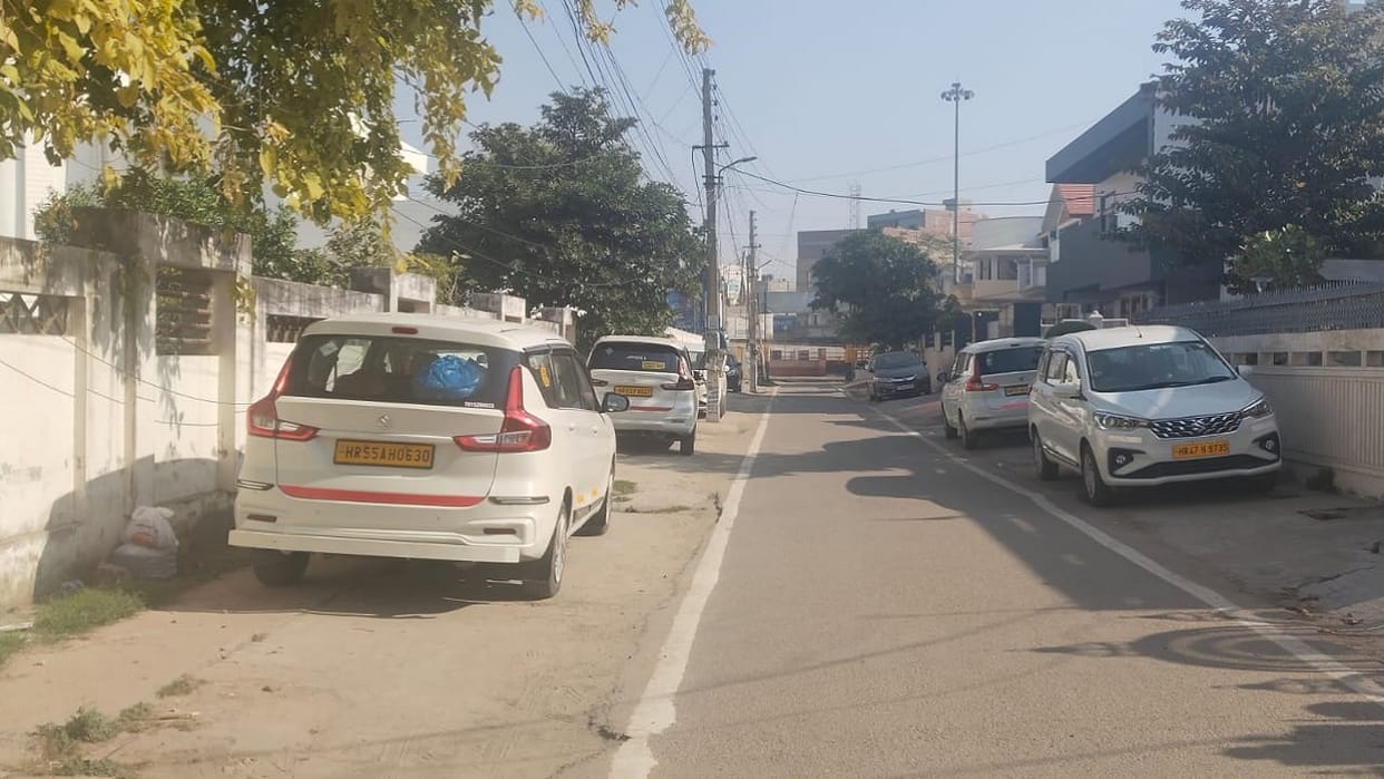 Income Tax Department team investigates in Hisar Dr. Umesh Kalra's bank locker sealed