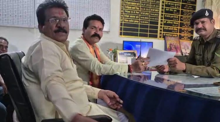 Bhopal News: पुराने भोपाल के बाजार में विवाद, महिला पर मांस के टुकड़े डालने का आरोप, मामला थाने तक पहुंचा