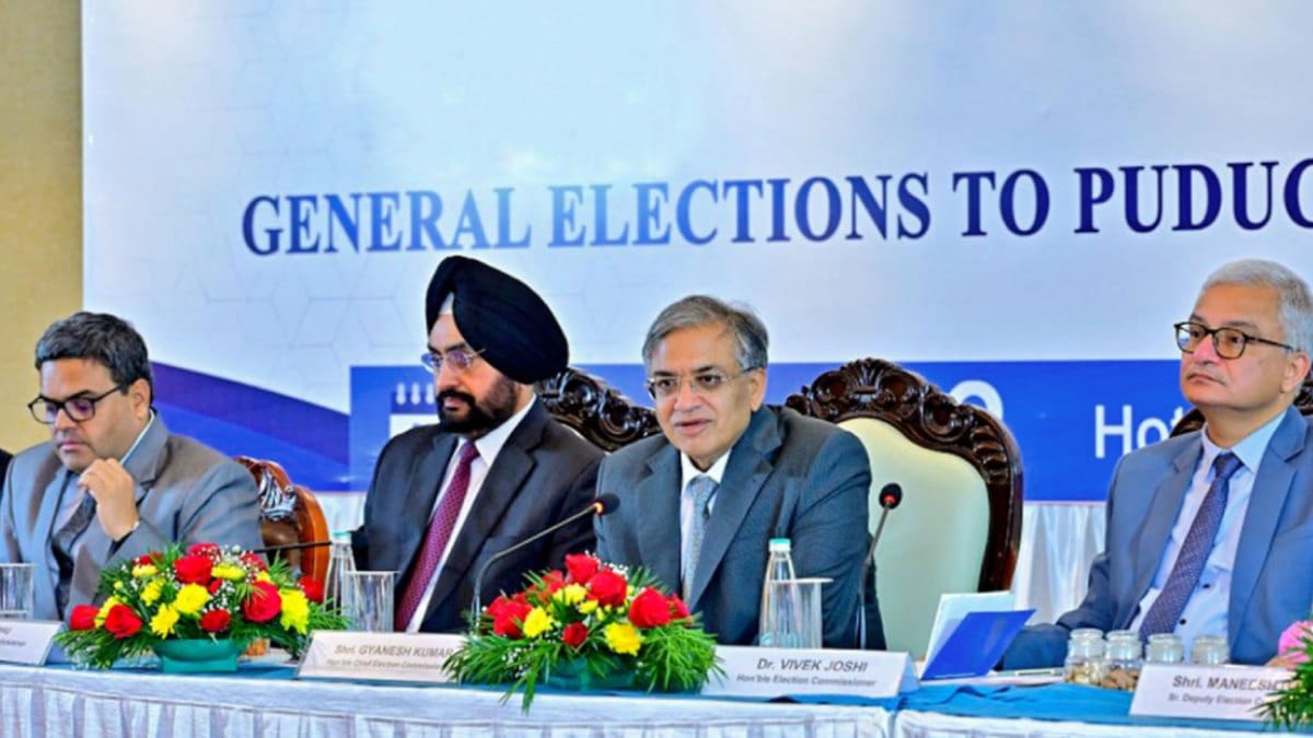 Tamil Nadu Election 2026 eci delegation in chennai to review poll preparedness sasikala announces new party