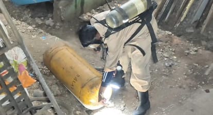 Indore: A scrap dealer was cutting a cylinder in Raoji Bazaar, gas spilled, causing breathing problems and pan