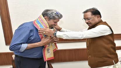 मुख्यमंत्री साय से पूर्व क्रिकेट कप्तान कपिल देव ने की मुलाकात