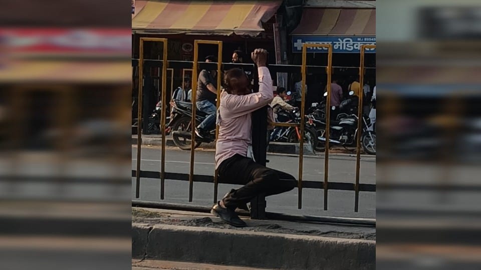 Pedestrians Risk Lives Crossing Highway Even After Fatal Accident