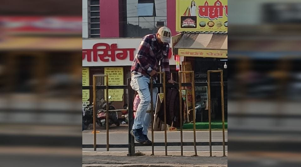Pedestrians Risk Lives Crossing Highway Even After Fatal Accident