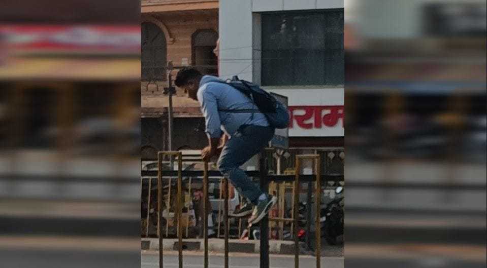 Pedestrians Risk Lives Crossing Highway Even After Fatal Accident