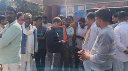 Mahoba Five women returning from wedding ceremony crushed by  pickup truck three died and two injured