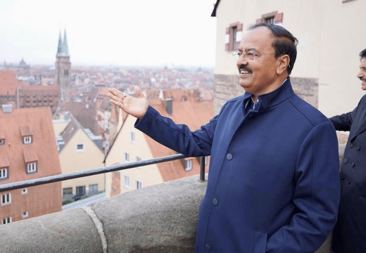 UP: वीजा में दिक्कत, ब्रिटेन नहीं जा पाए उप मुख्यमंत्री केशव प्रसाद मौर्य, जर्मनी से वापस लौटे