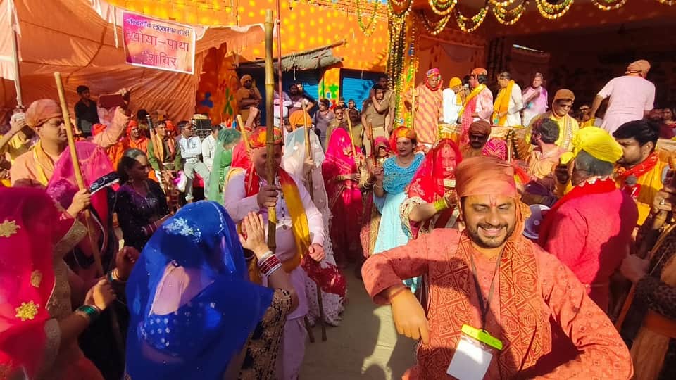 Lathmar Holi was celebrated in Nandgaon in Mathura