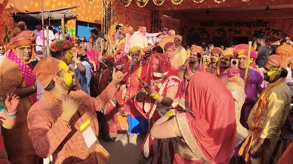 Lathmar Holi was celebrated in Nandgaon in Mathura