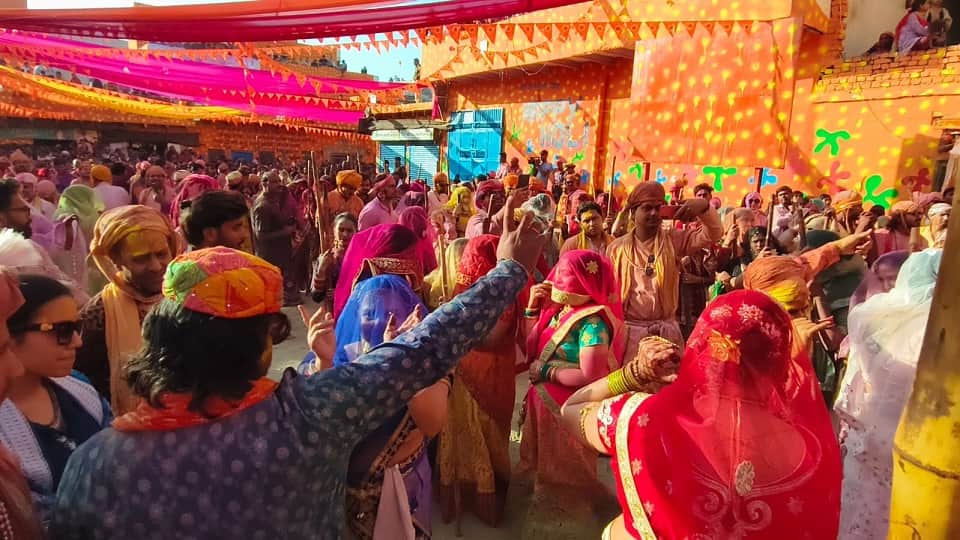 Lathmar Holi was celebrated in Nandgaon in Mathura