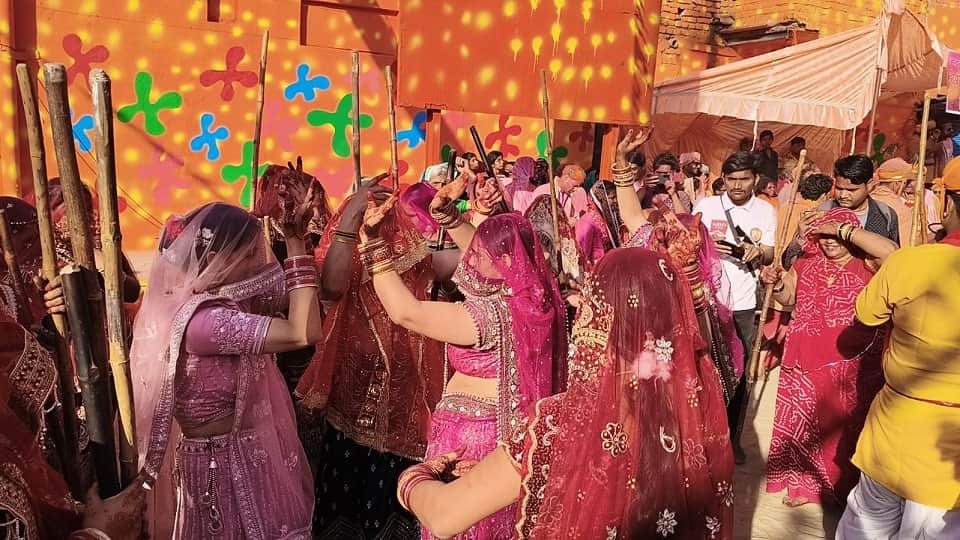 Lathmar Holi was celebrated in Nandgaon in Mathura