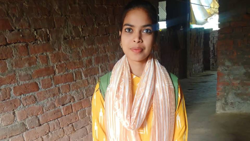 young woman committed suicide by jumping in front of train In Barabanki