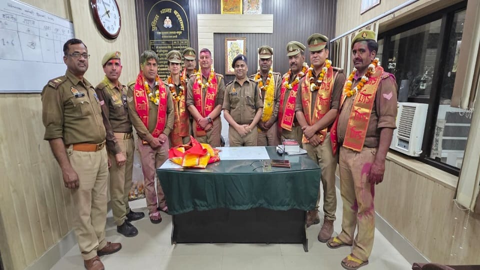 Policemen honored for saving devotees during stampede at Lathmar Holi in Barsana