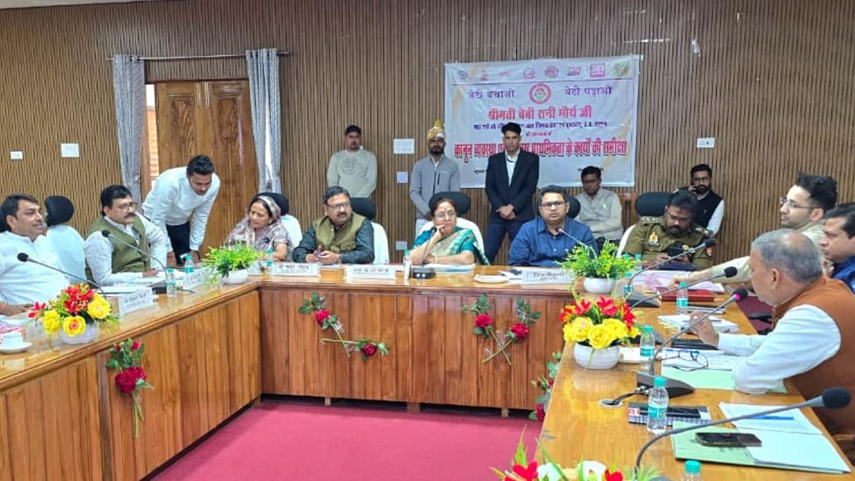 Jhansi: Officers surrounded by incomplete work of Jal Jeevan Mission, sought time