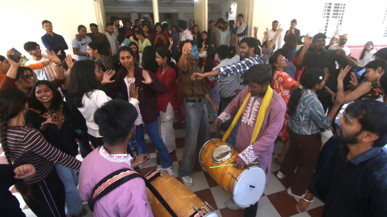 Varanasi News presentation of Shaydi and Ghazal in bhu up news spandan in bhu