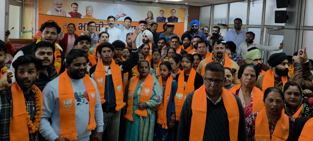 Uttarakhand Politics News Hundreds of workers from Congress and other parties joined BJP Today