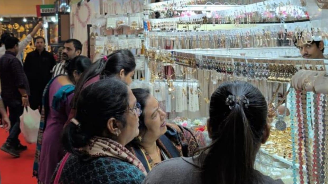 India International Mega Trade Fair 25,000 buyers business worth crores Mini World in Varanasi