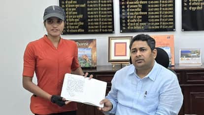 Message of women power: Asha reached Jhansi by cycling, will go from Jaipur to Kanyakumari via Gujarat.