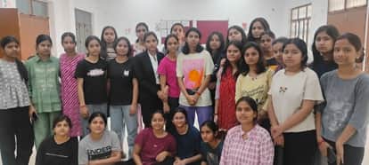 Lucknow University: Threats to ambush protesting female students spark anger