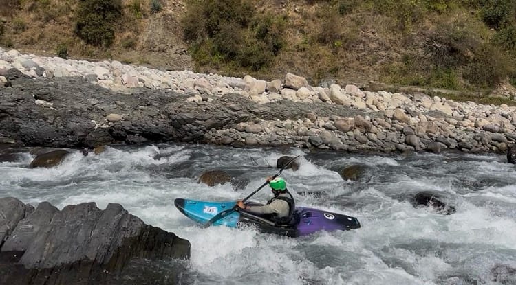 Kotdwar: नयार वैली एडवेंचर फेस्टिवल का दूसरा दिन, एंगलिंग और कयाकिंग का रोमांच, उमड़ी दर्शकों की भीड़