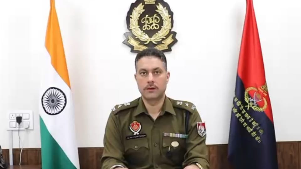 Several schools in Amritsar received threatening emails police beefed up security