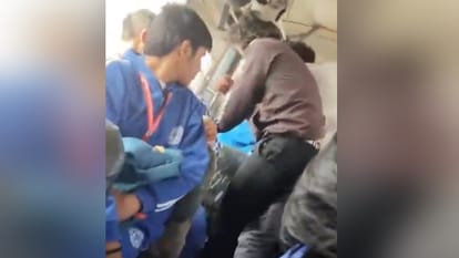 Meerut: Student attacked and fired after entering school bus, enmity over commenting on Instagram