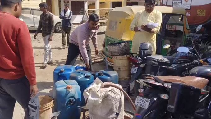 Oil theft racket busted in chandauli four locations raided 950 litres of diesel recovered eight arrested