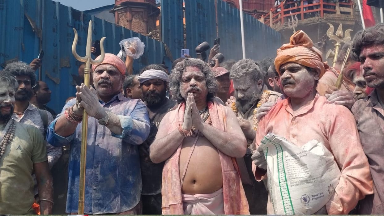 Manikarnika Ghat Holi will not be played with pyre ashes police force alert and drone surveillance in Varanasi