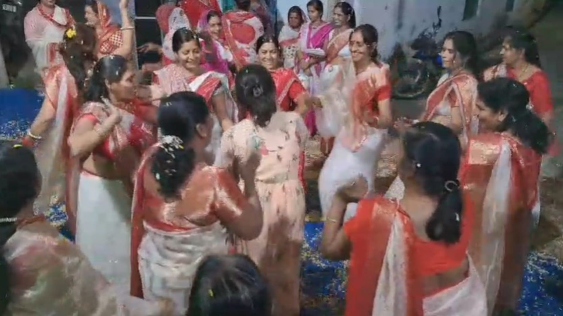 Celebrations of Festival of Colours in Maheshwari Mohalla of Rajsamand, Devotion and Joy with Holi of Flowers