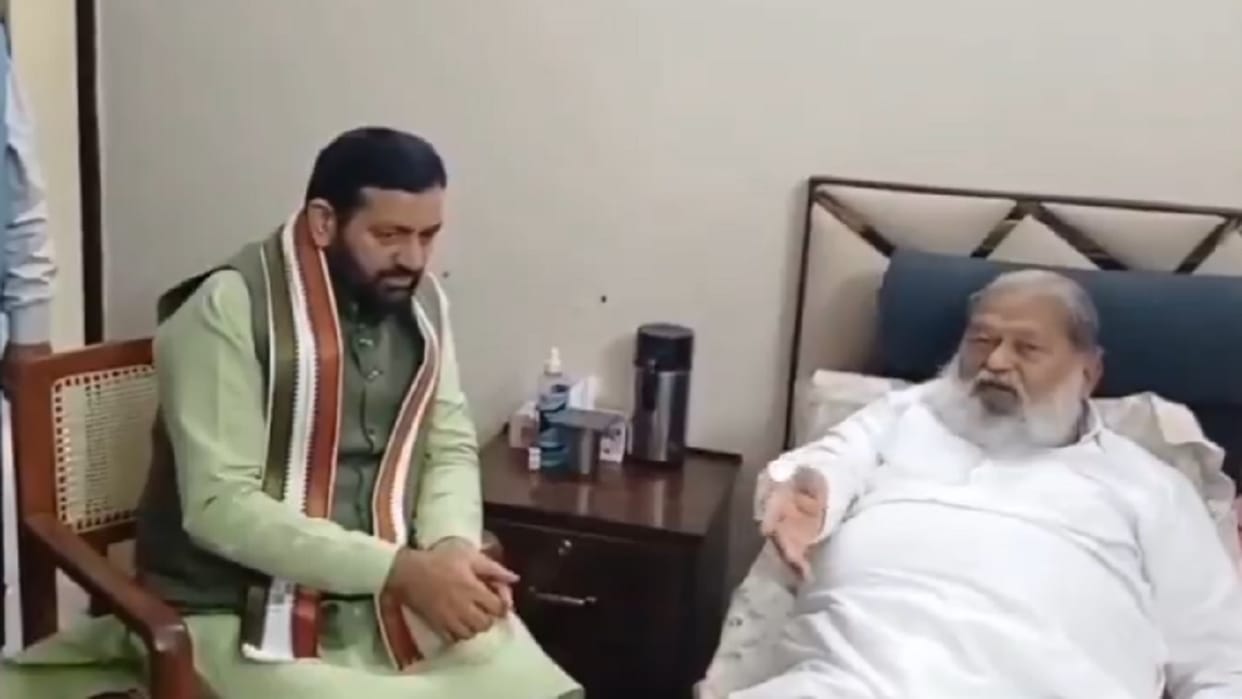 CM Nayab Singh Saini visited the house of Minister Anil Vij to inquire about his health In Ambala