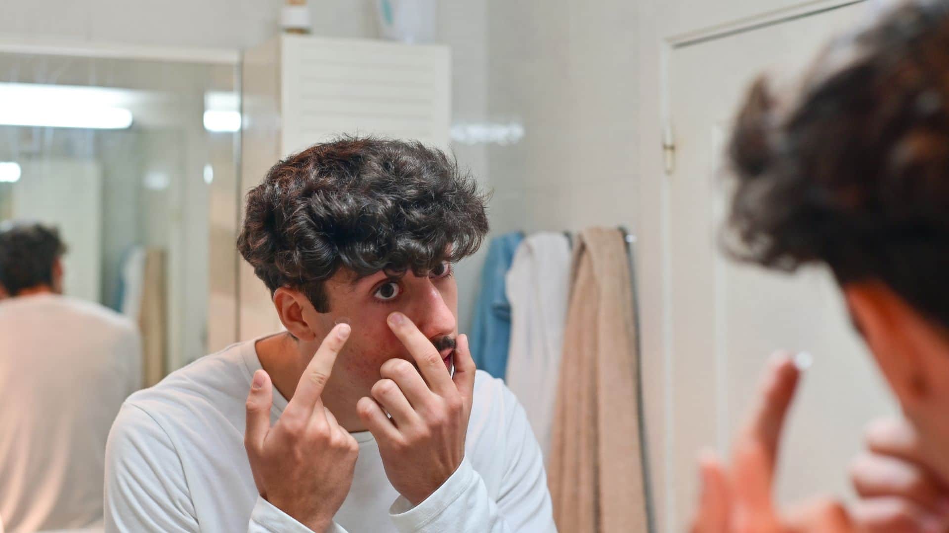 Holi 2026 Eye Care: Why Wearing Contact Lenses with Colors is Dangerous & Safety Tips