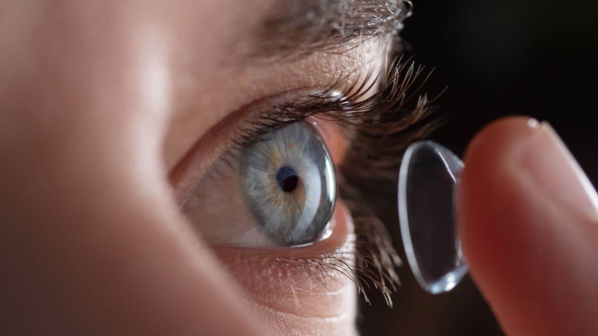 Holi 2026 Eye Care: Why Wearing Contact Lenses with Colors is Dangerous & Safety Tips