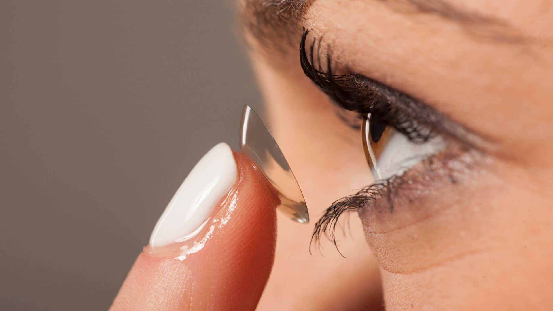 Holi 2026 Eye Care: Why Wearing Contact Lenses with Colors is Dangerous & Safety Tips