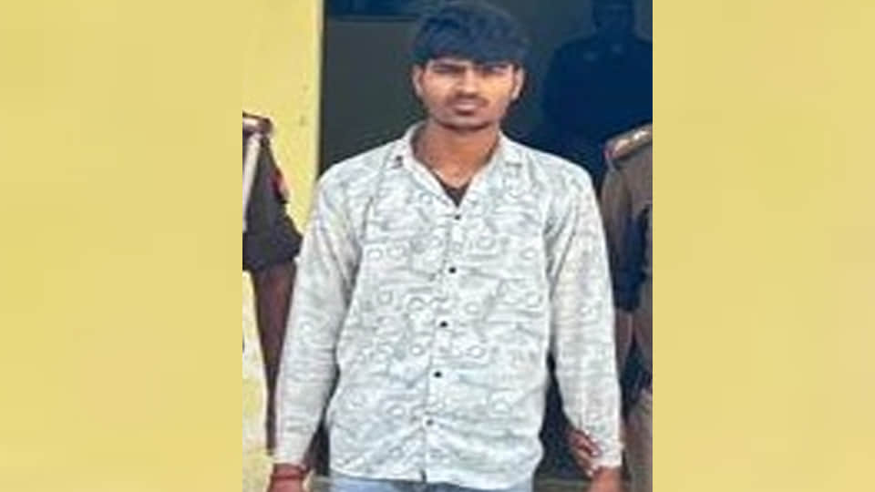 गिरफ्त में मोहित