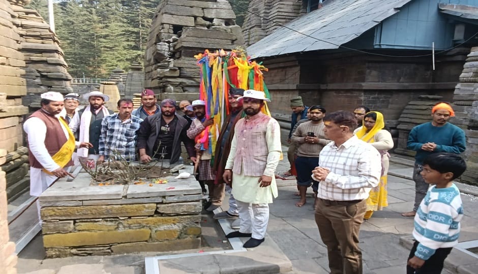 Khadi Holi started in the district with the Chir Bandhan, singing started in every house