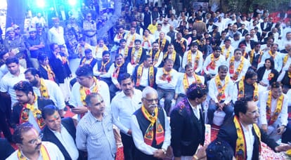 Kanpur Lallan Top Holi colours in the court lawyers dance with bhajans Annu Awasthi mood tickles everyone