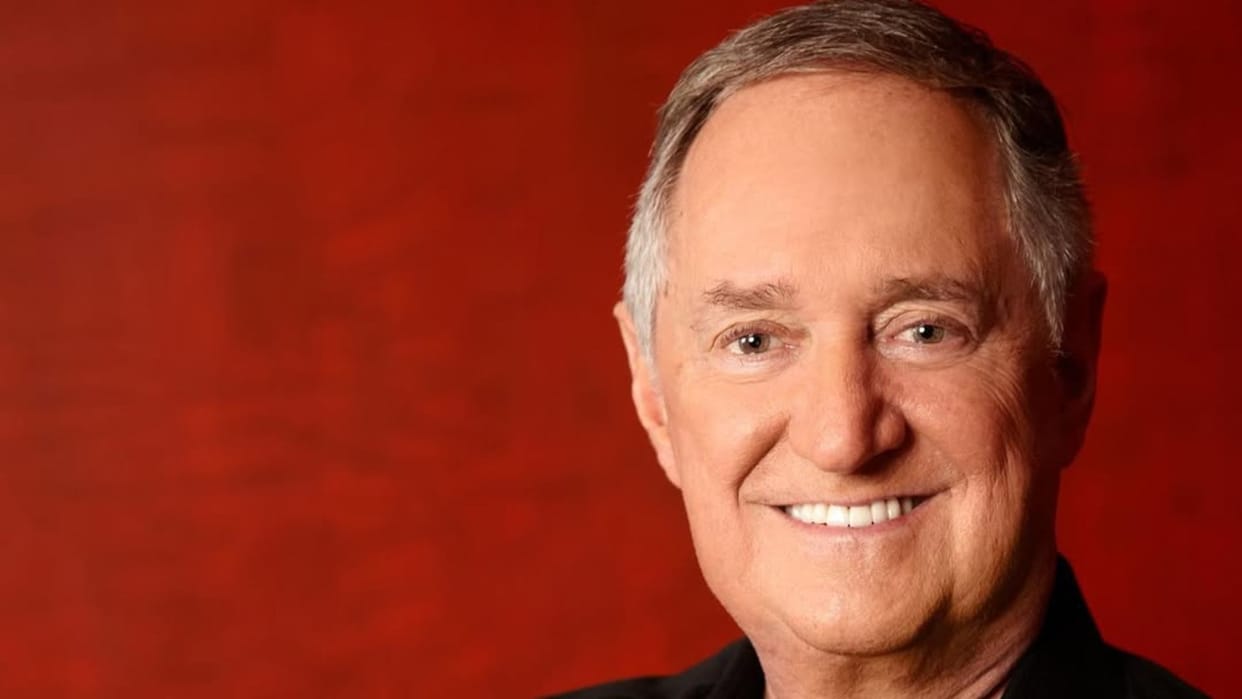 singer lyricist Neil Sedaka dies at age 86 leaves dozens of hits songs behind him