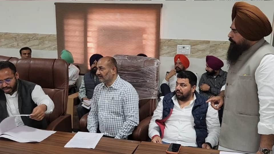 खन्ना काउंसिल की बैठक