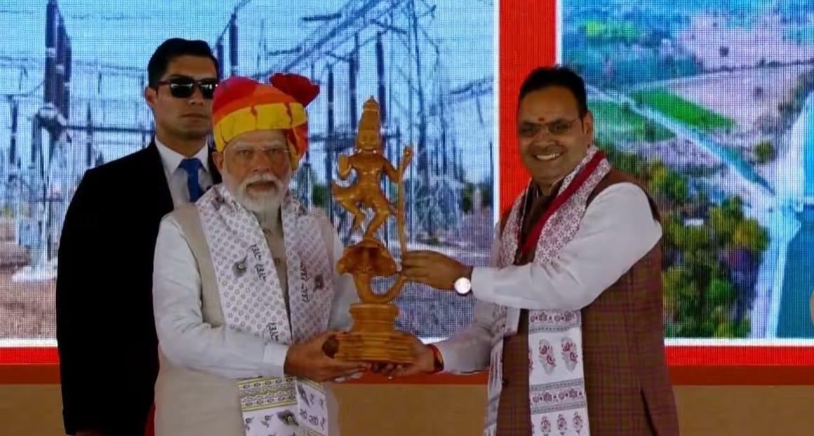 सीएम भजनलाल शर्मा ने किया पीएम मोदी का स्वागत