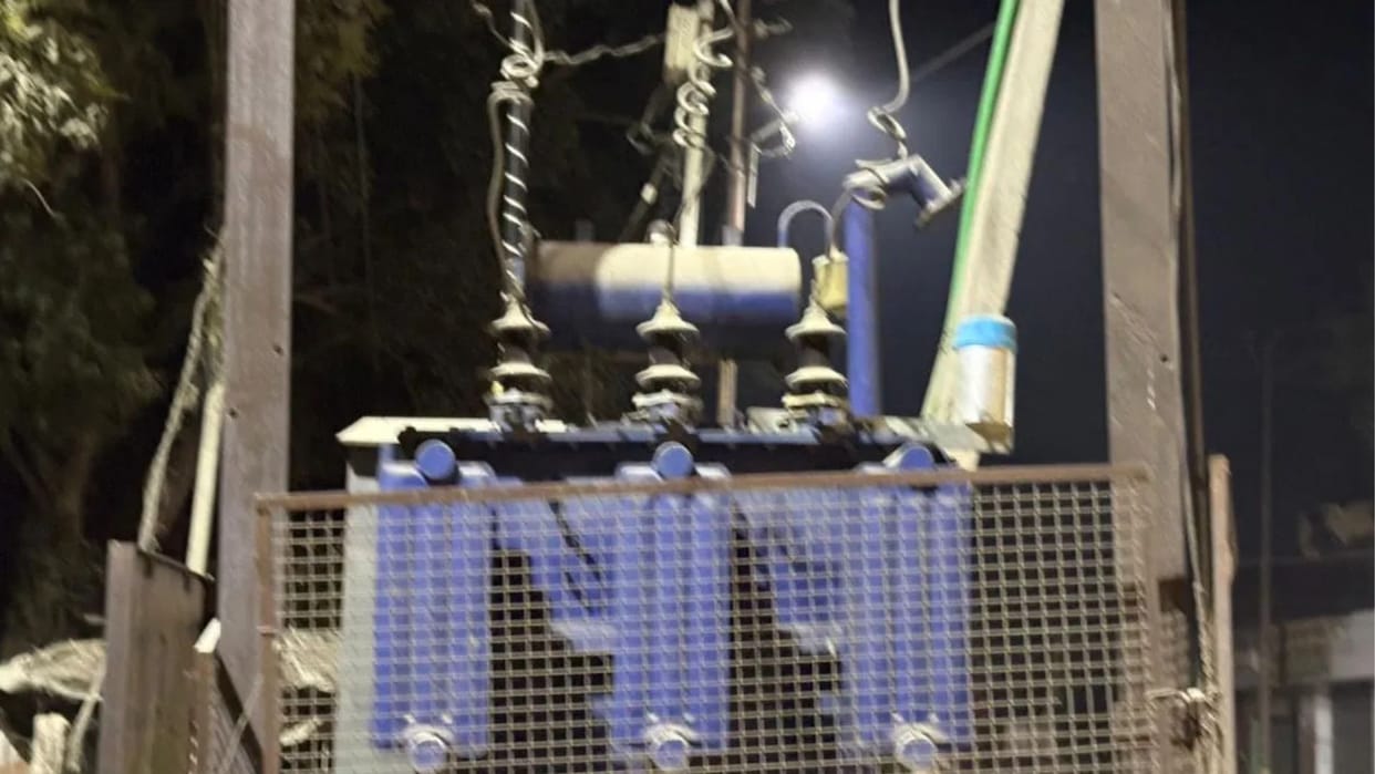JE and SSO suspended three dismissed in case of oil theft from transformer in Bhadohi