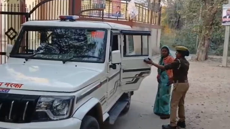 Banda: यमुना नदी में बेटी को फेंकने वाली मां गिरफ्तार, 48 घंटे बाद भी शव नहीं मिला