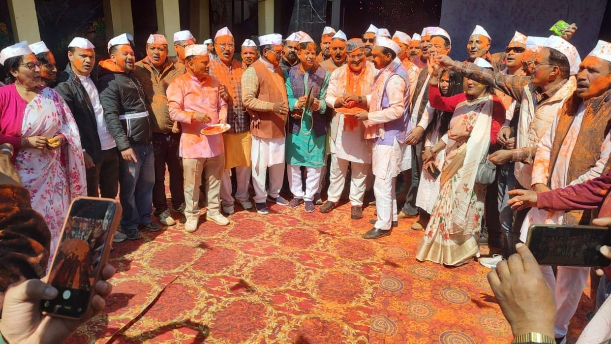 Union Minister of State for Roads and Transport Tamta participated in Holi festival in Almora