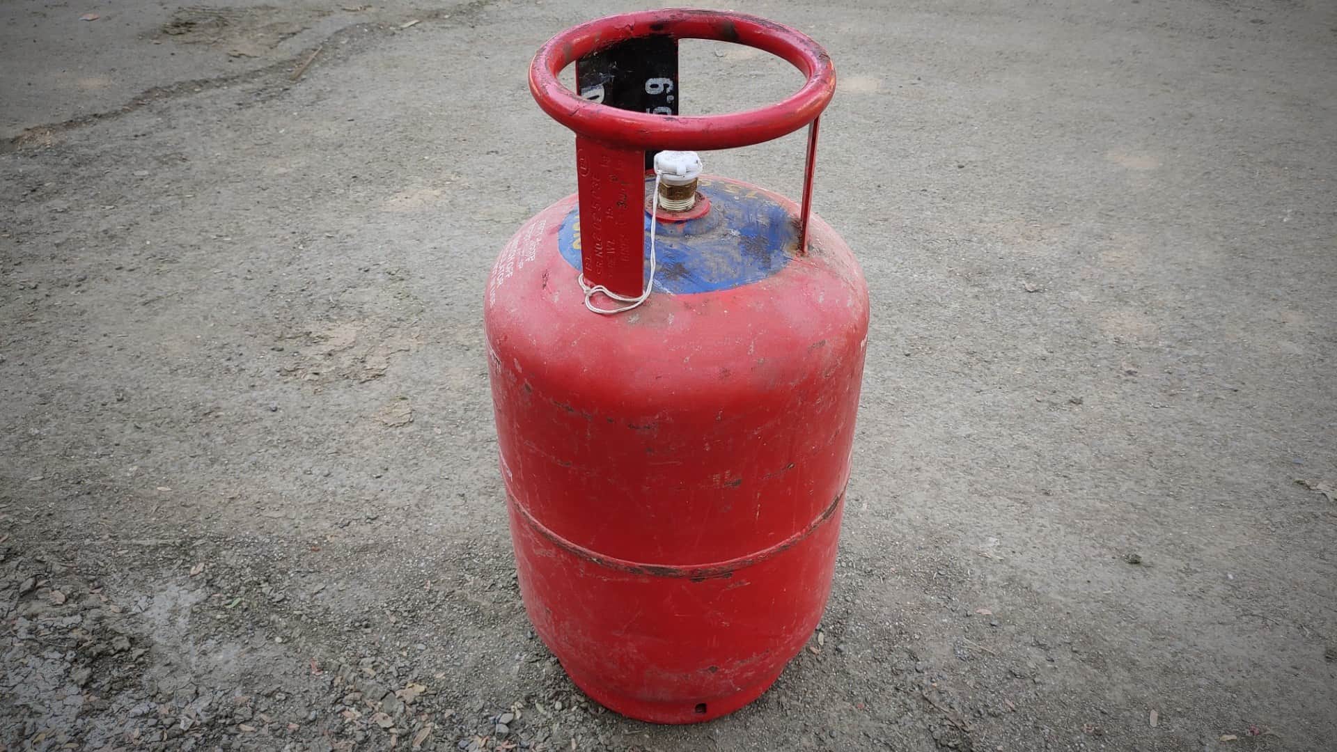LPG gas tips how to check gas in lpg cylinder step by step guide