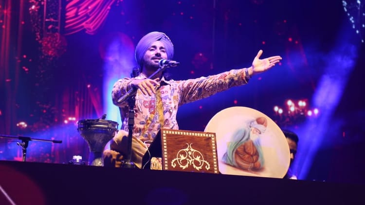 Dehradun: सुरों के सरताज ने दून में सजाई सूफियाना शाम, दी लाइव प्रस्तुति, जमकर झूमे दूनवासी, वीडियो