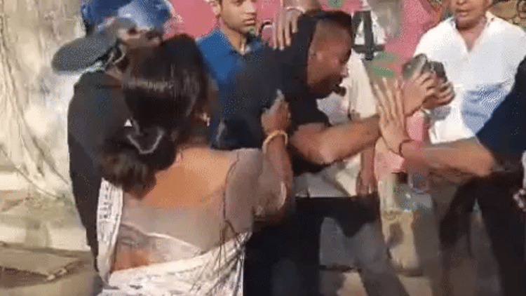 Indore News: महू में मेजर की कार का तांडव, 5 गाड़ियों को रौंदा, कई लोग घायल, भीड़ ने पीटा